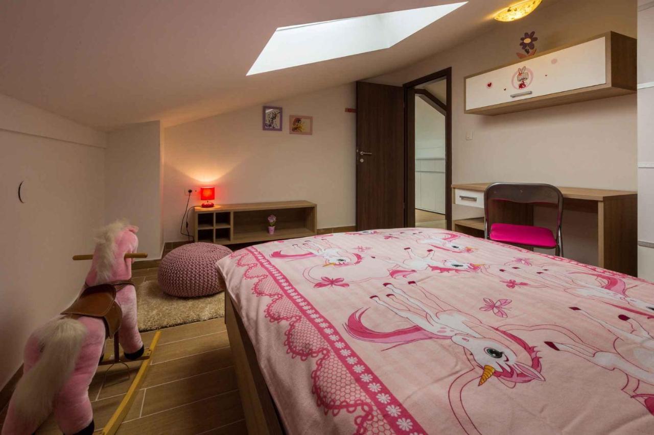 Holiday Home In Grizane 39285 Экстерьер фото
