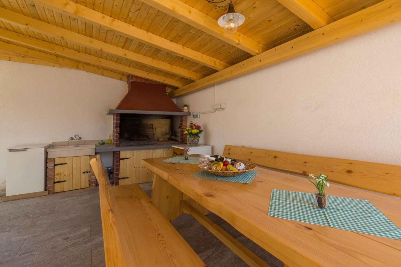 Holiday Home In Grizane 39285 Экстерьер фото