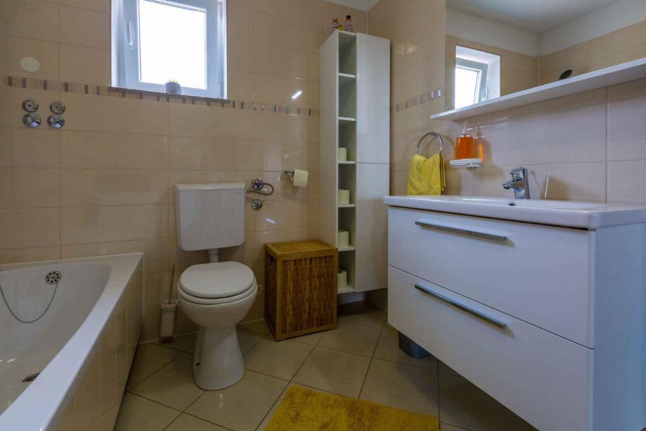 Holiday Home In Grizane 39285 Экстерьер фото