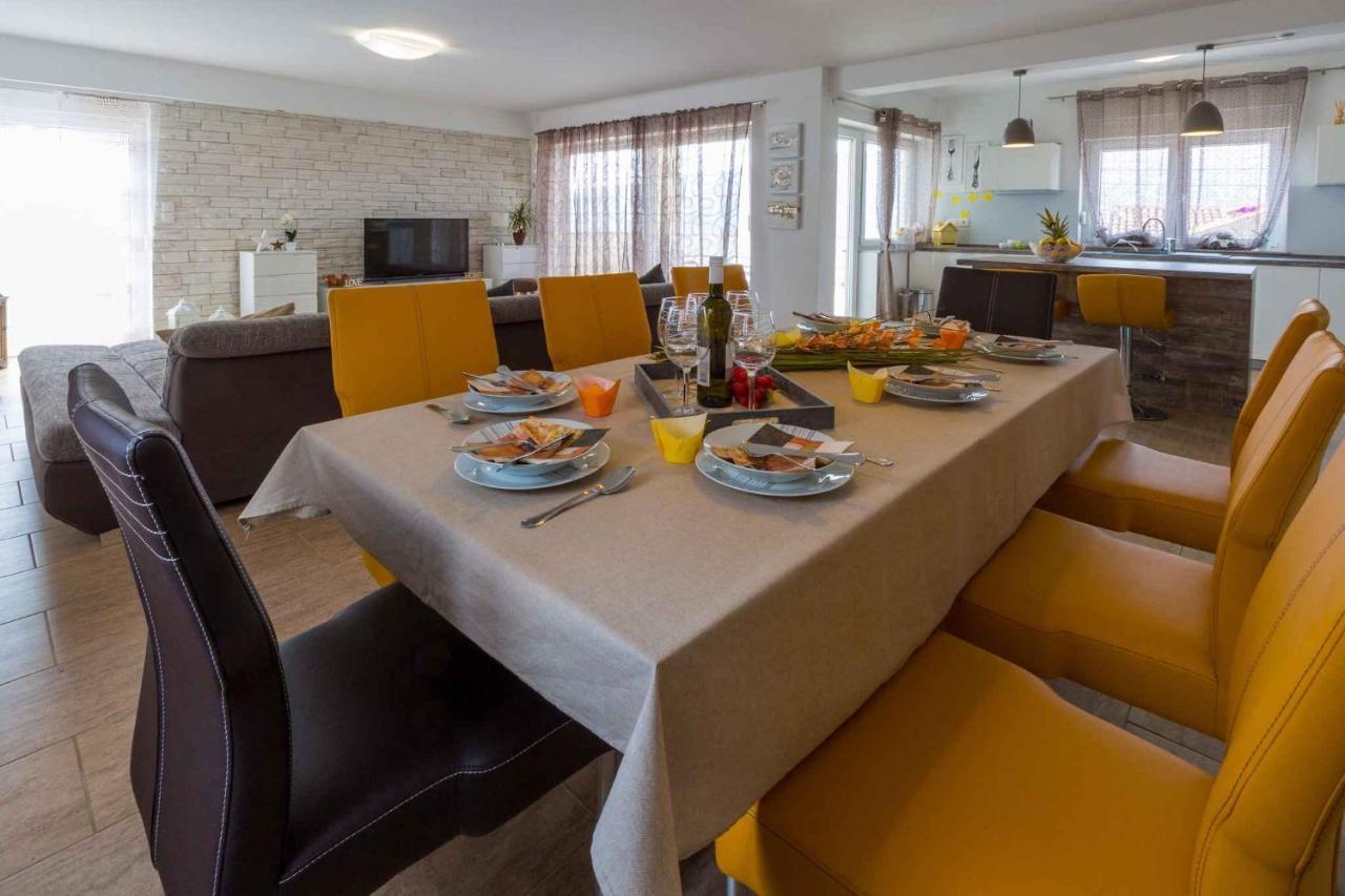 Holiday Home In Grizane 39285 Экстерьер фото