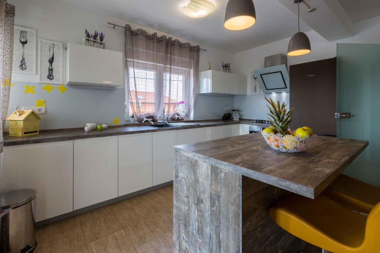 Holiday Home In Grizane 39285 Экстерьер фото