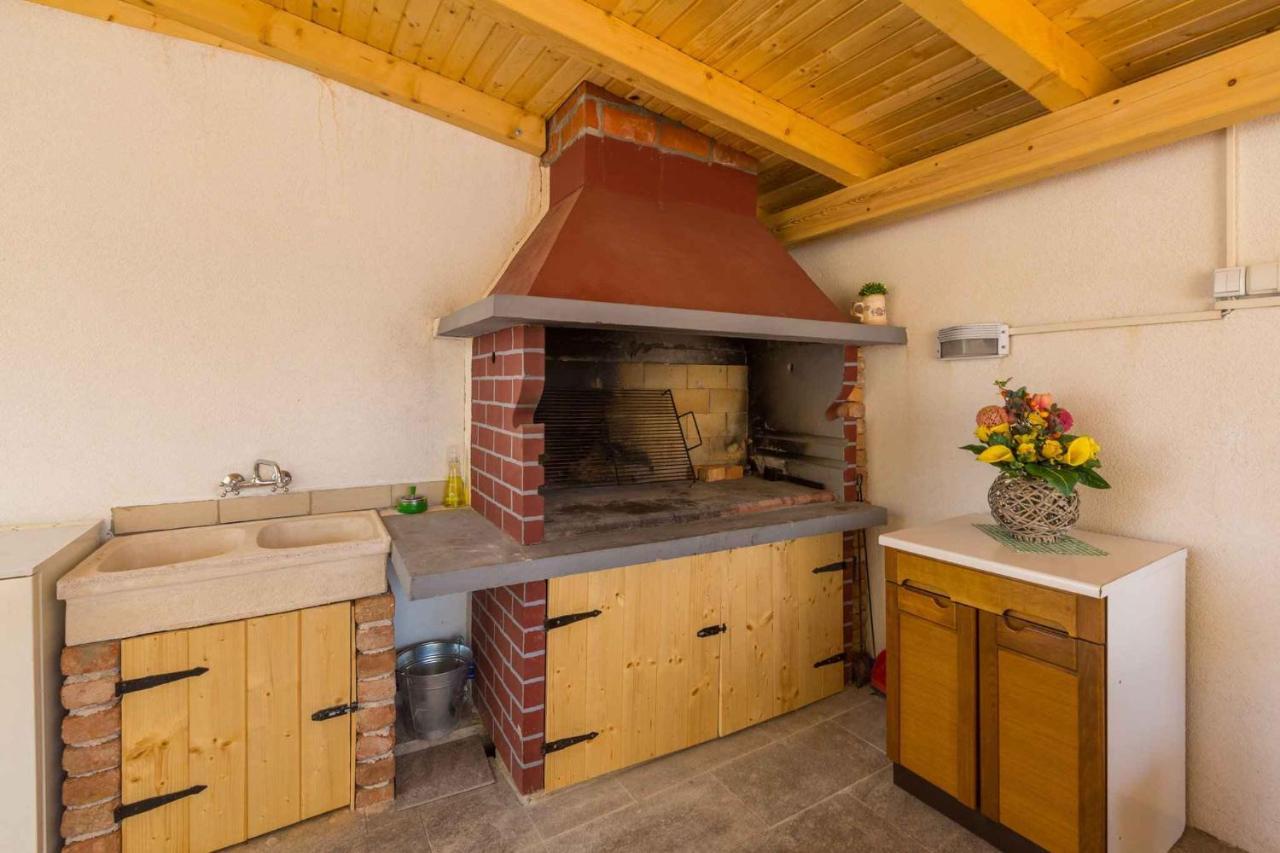 Holiday Home In Grizane 39285 Экстерьер фото