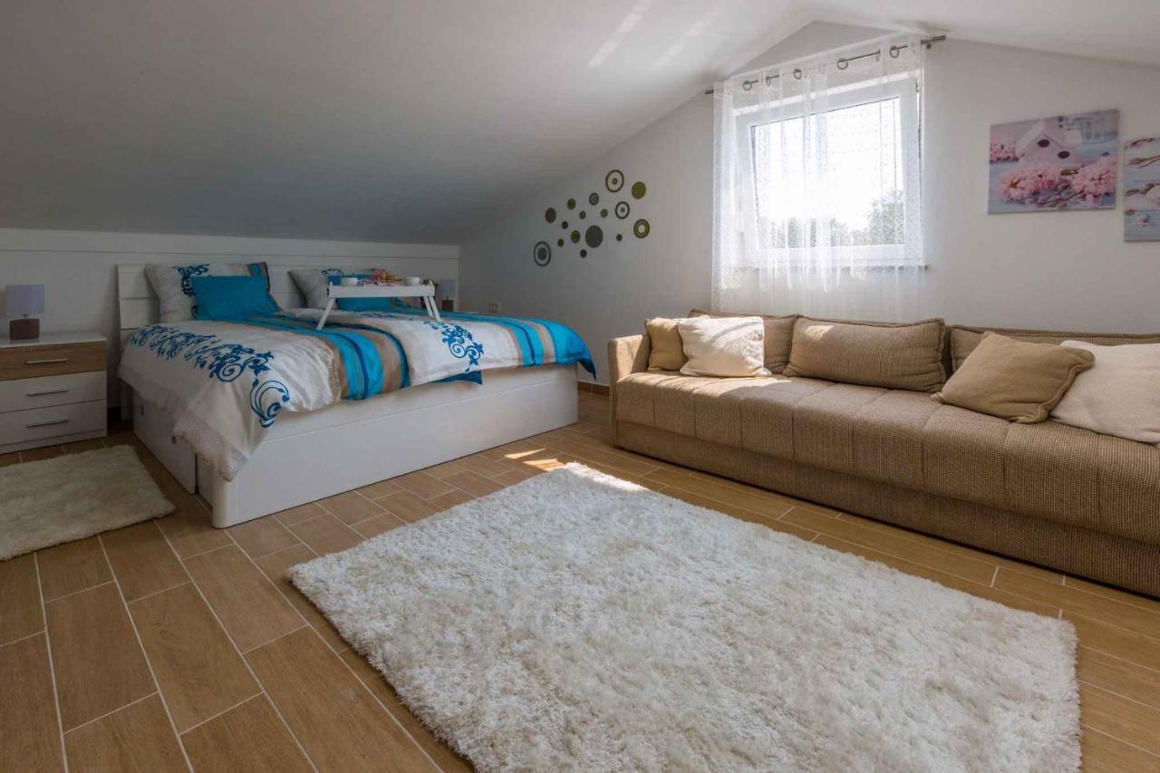 Holiday Home In Grizane 39285 Экстерьер фото