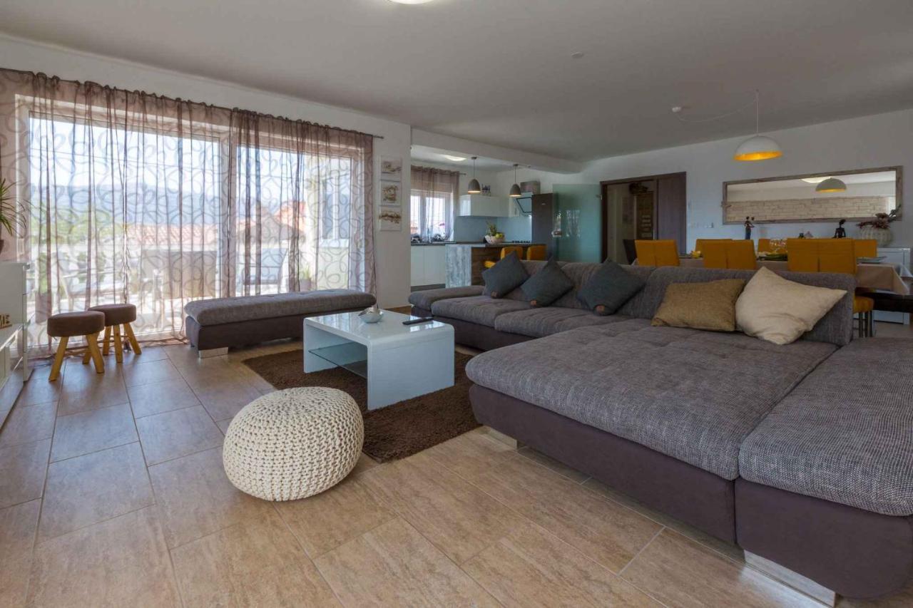 Holiday Home In Grizane 39285 Экстерьер фото
