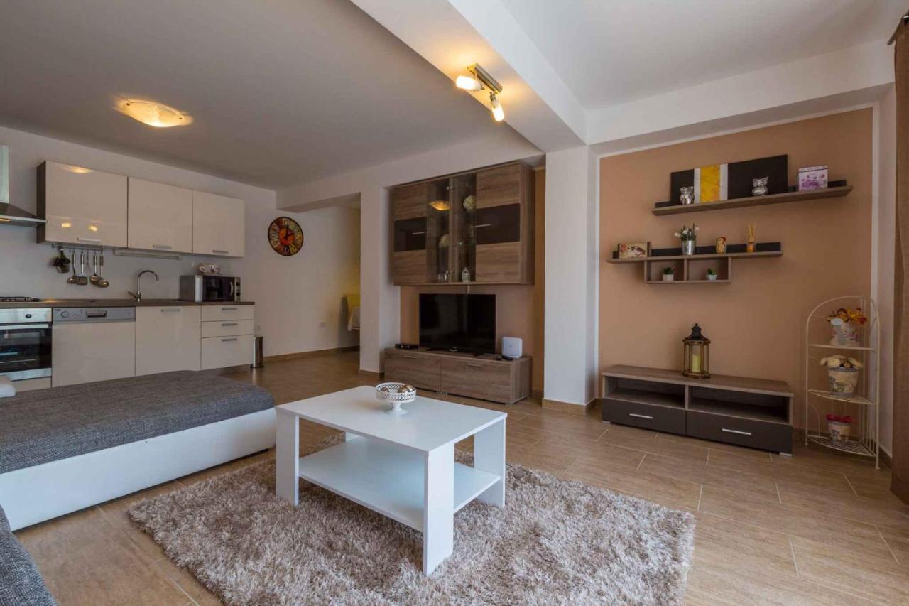 Holiday Home In Grizane 39285 Экстерьер фото